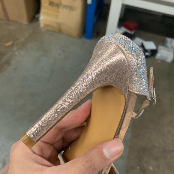 Women’s Crystal Embellished Strass Closed Toe Pumps Mule on a 4 Inch Stiletto - Picture 8 of 10